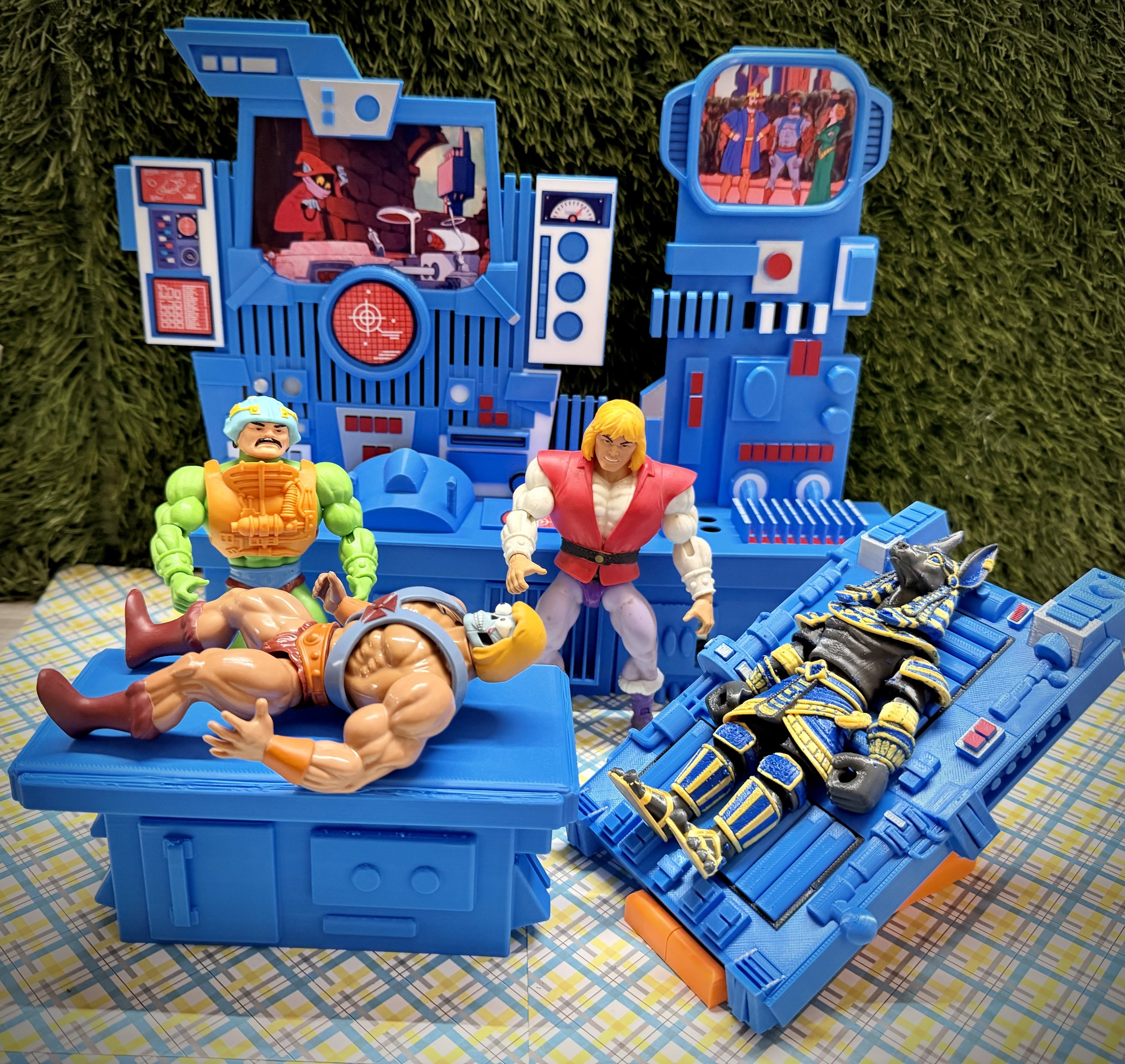 Motu Playset (assembly required, toys not included)