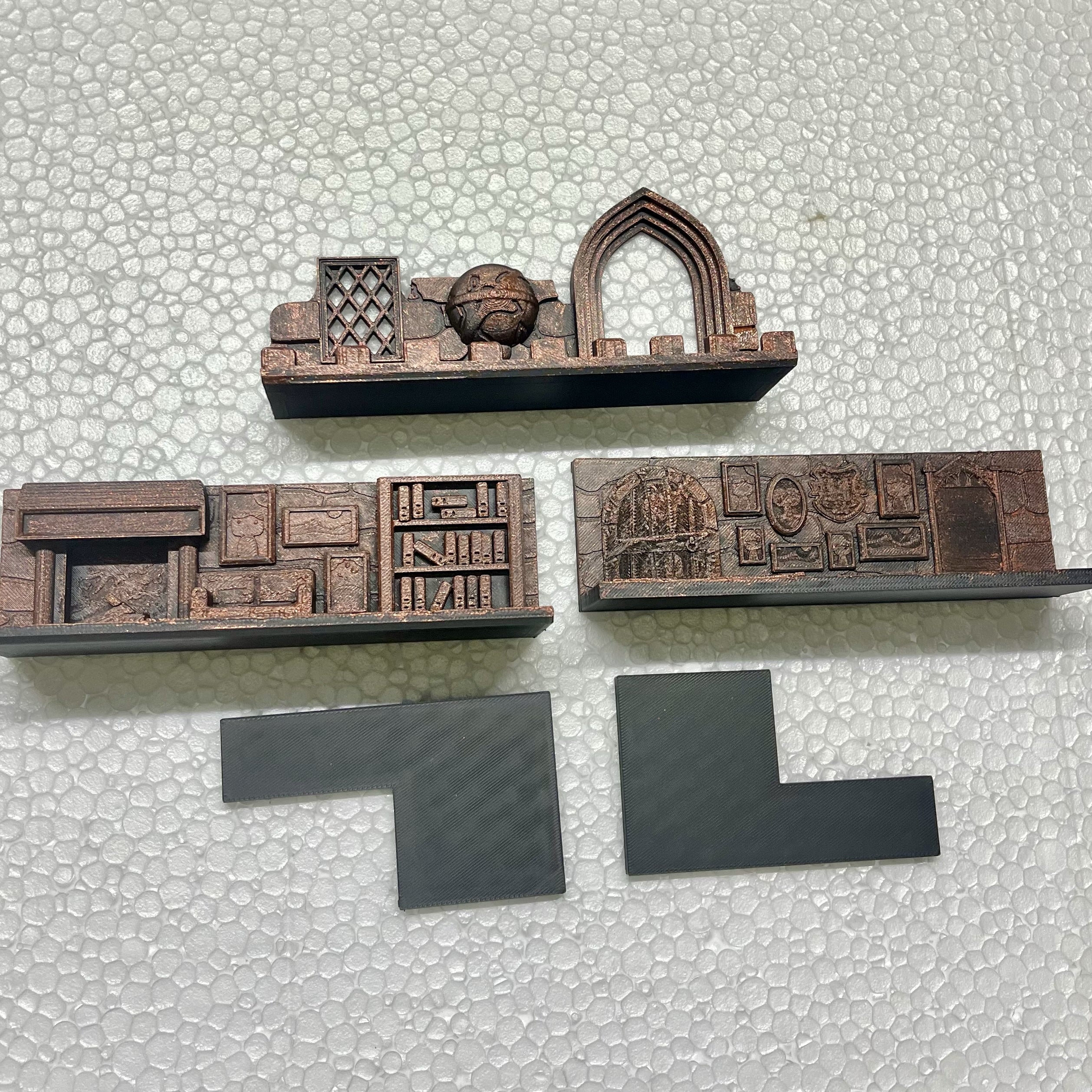 Harry Potter Display Stand (for Kinderjoy Funko Pop Harry Potter Toys, toys not included), assembly required